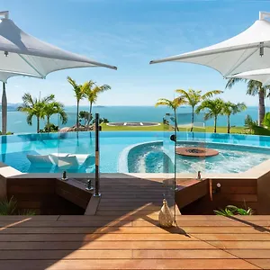 Parc Exclusif, Airlie - 360 Island Views From A Mountain Holiday home